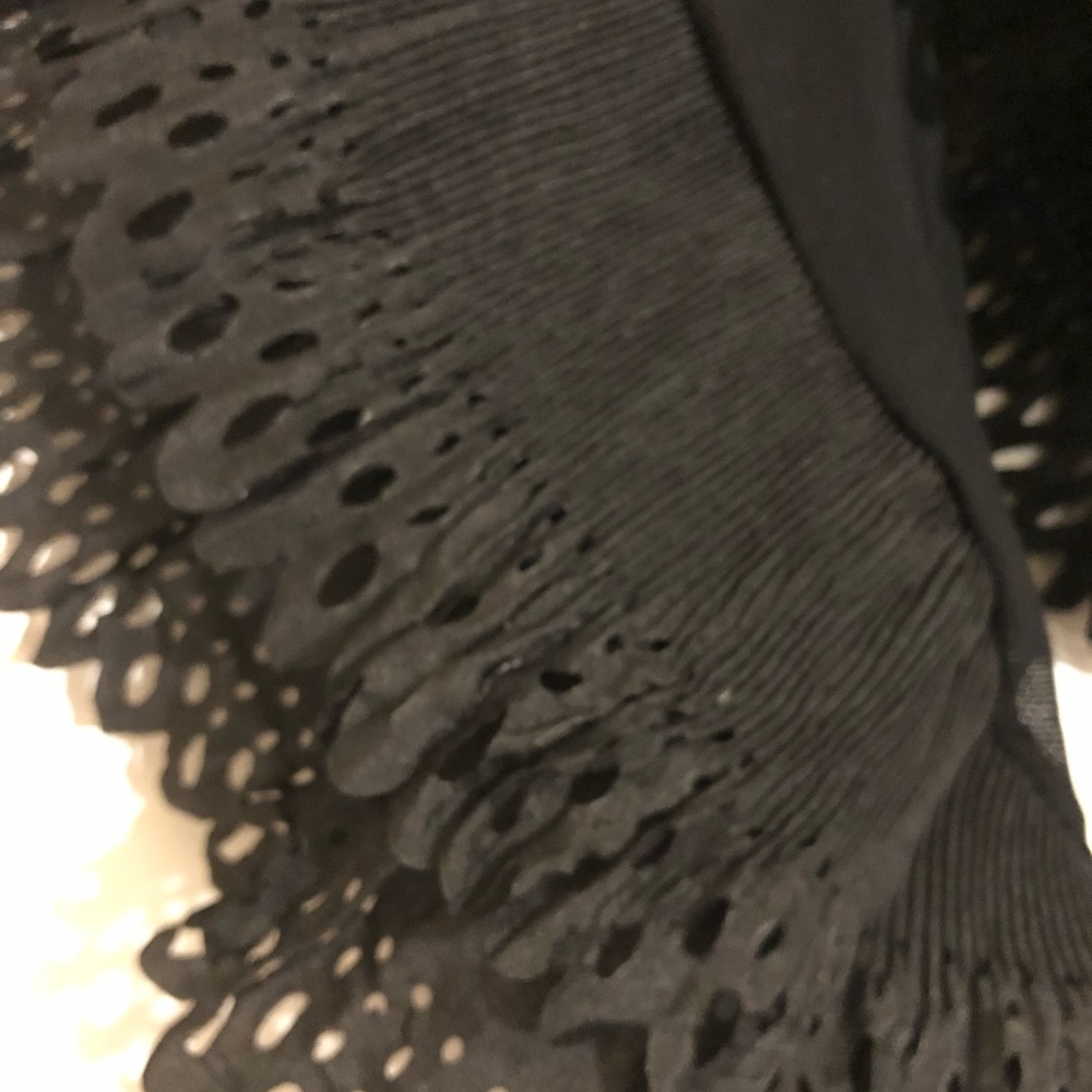 HOST PICK🎊Gorgeous Ruffle Blouse - Picture 7 of 8
